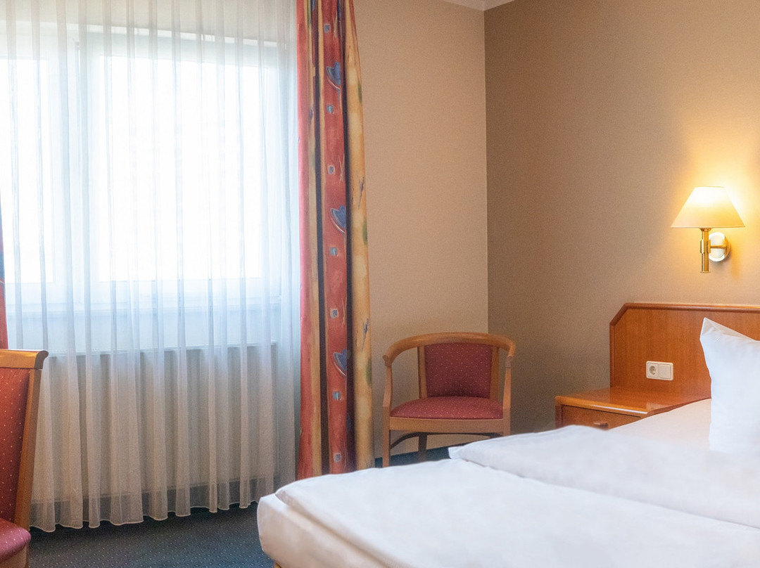 华美达兰佩特海姆酒店主图