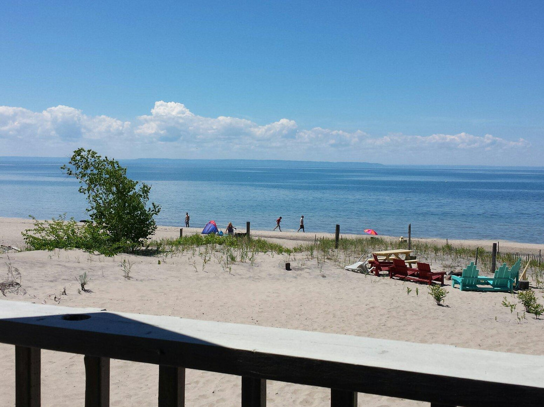 Belle Eau Claire Beach景点图片