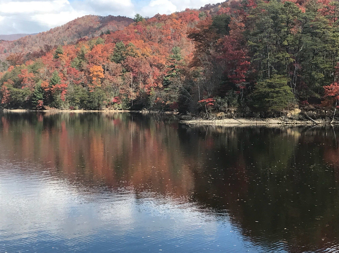 East Laport旅游景点-Bear Creek Lake