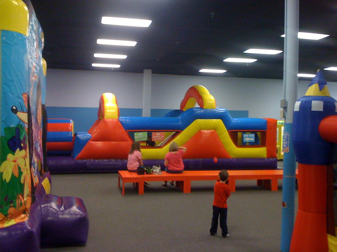 Converse旅游景点-Bonzo's Fun Zone