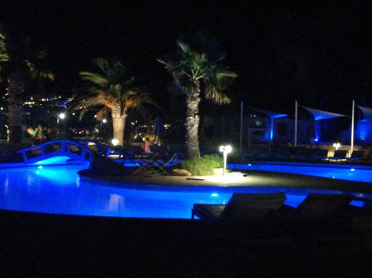 Far Out Village主图