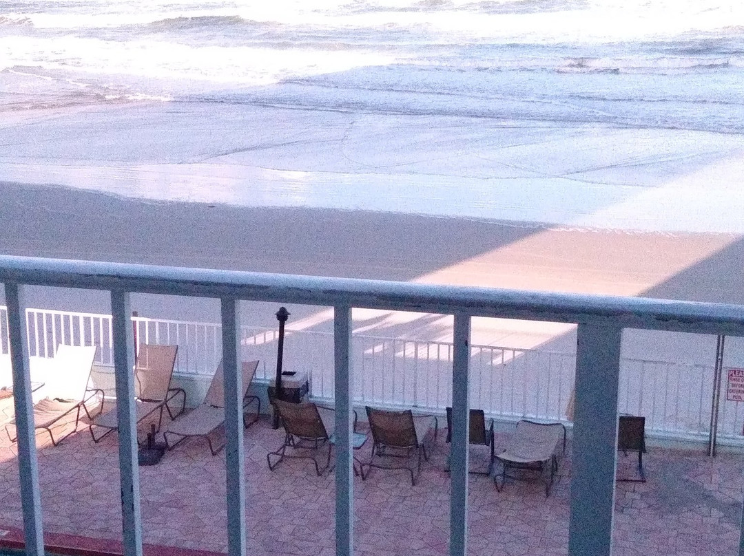 Beachside Hotel主图