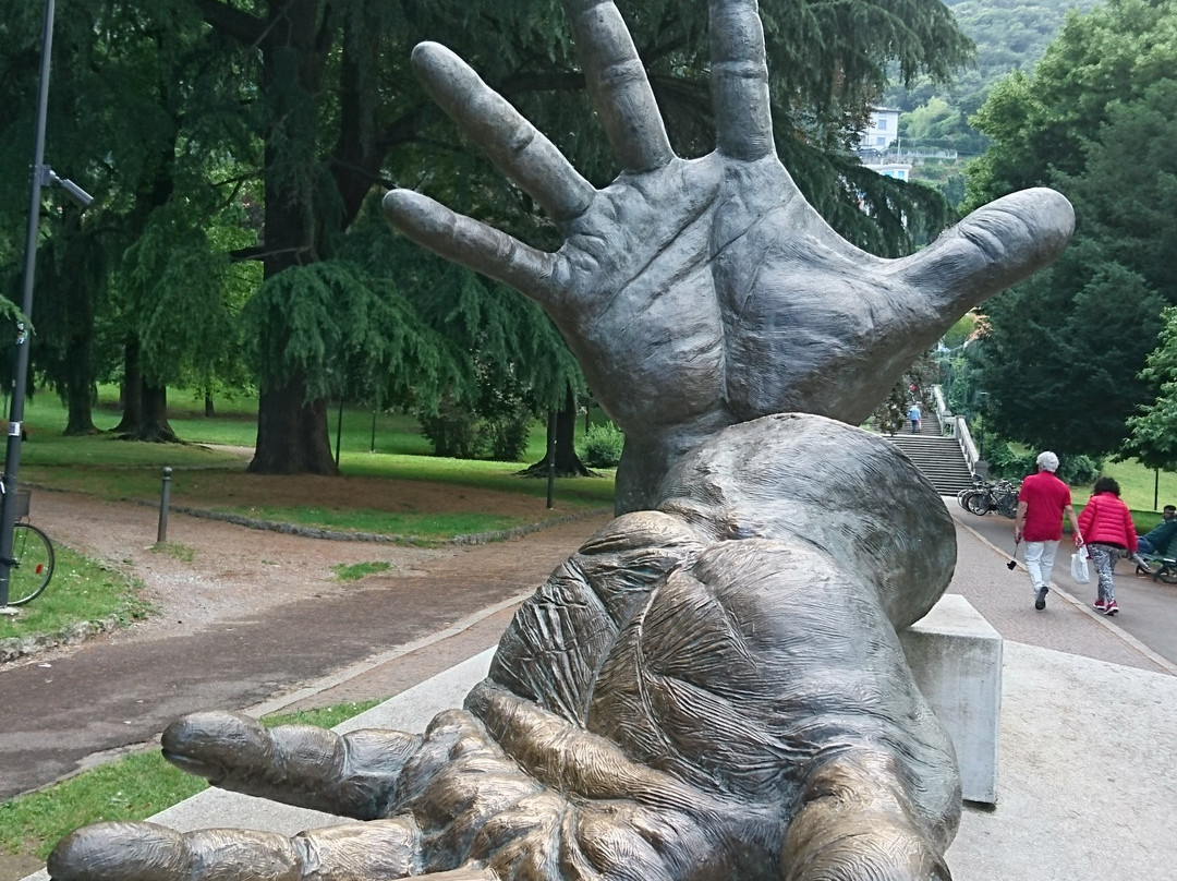 Monumento Le Mani-科莫必去景点