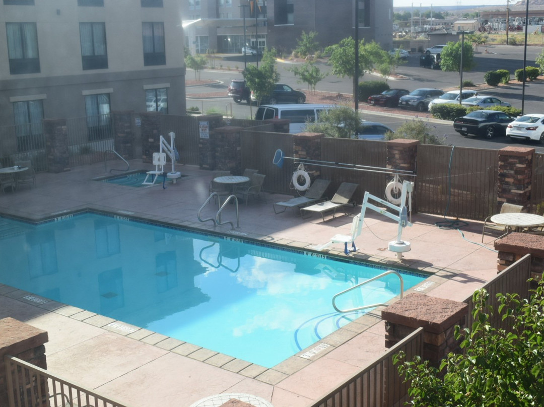 佩吉智选假日酒店-鲍威尔湖区主图