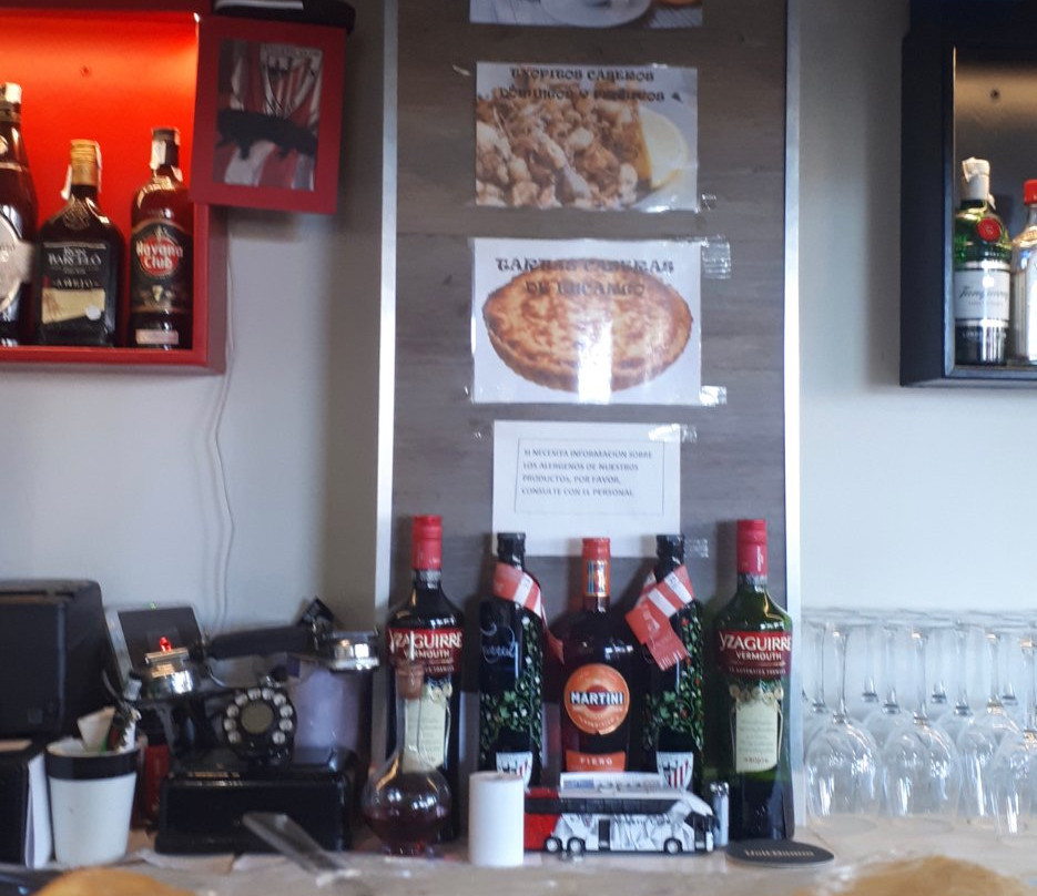 Cafetería Rojo y Negro