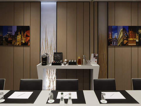 巴黎左岸艺术女士酒店主图