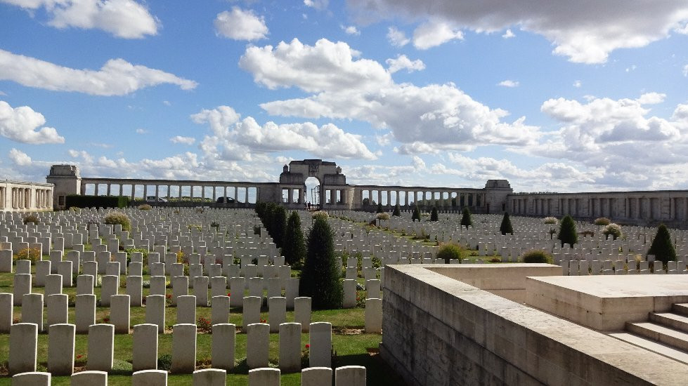 Pozieres Memorial景点图片