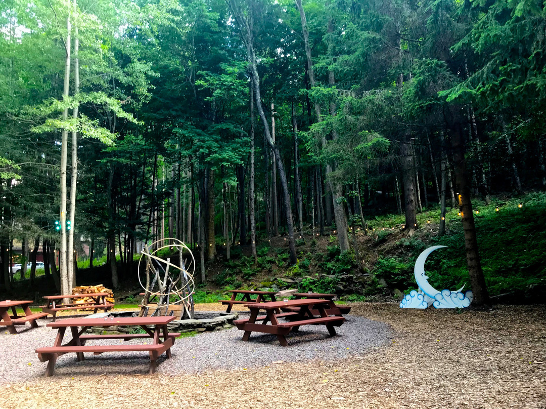 Spillian: A Place to Revel主图