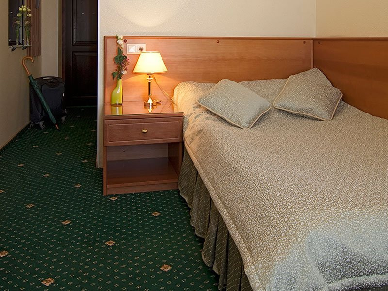 塔瑞克酒店主图