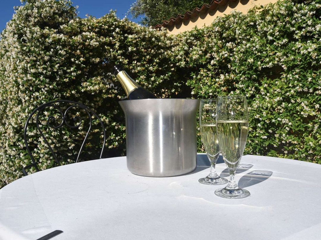 立隆迪尼酒店主图