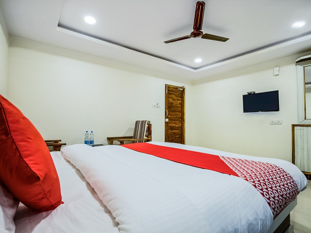 OYO Hotel Crystal主图