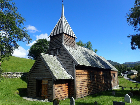 Holdhus kyrkje-Holdhus必去景点