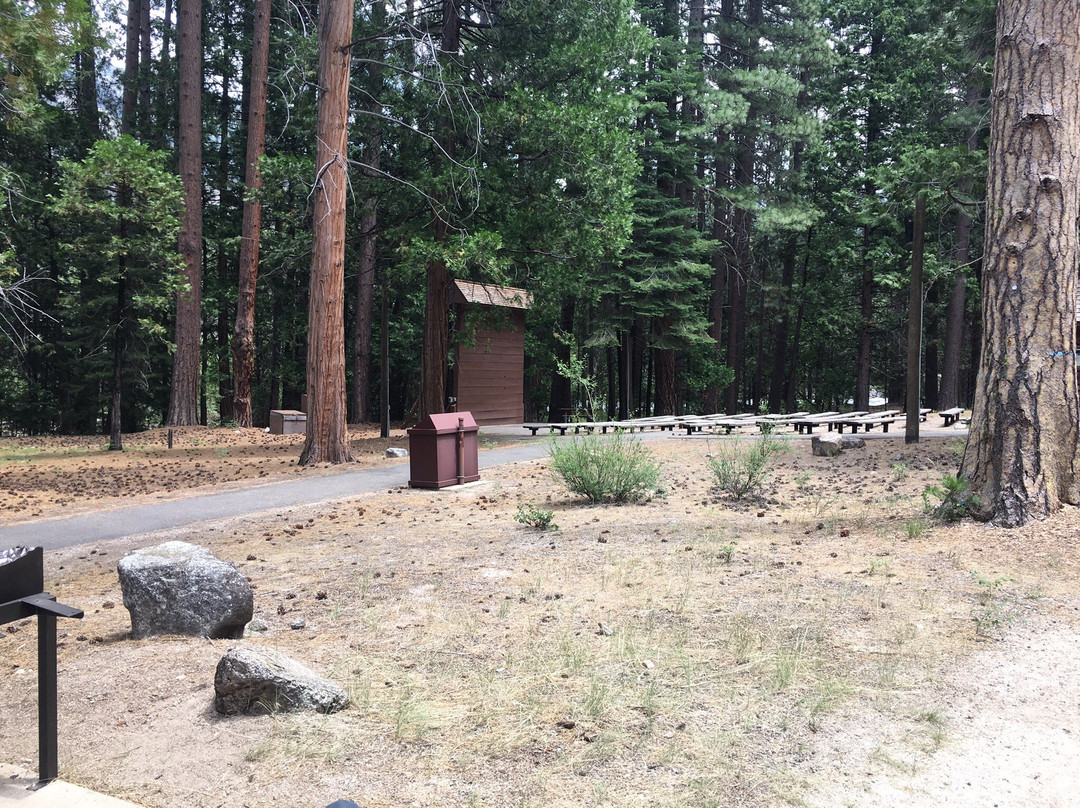 Cedar Grove Visitor Center-Hume必去景点