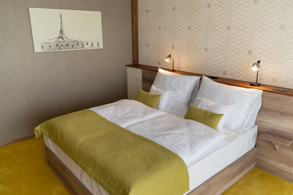 Kristaly Hotel主图