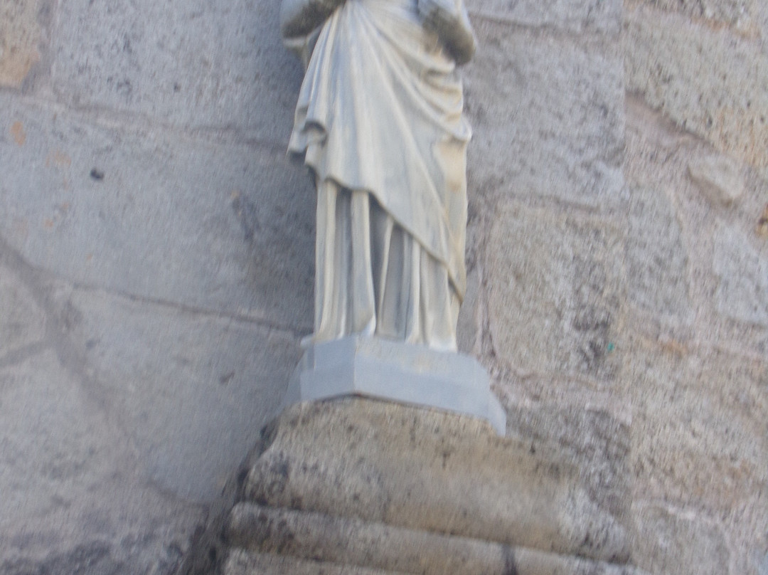 Eglise Saint Pierre De Menet-Menet必去景点