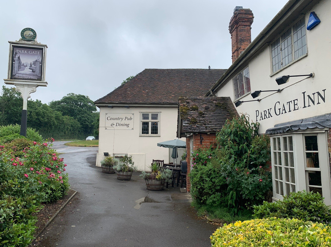 The Park Gate Inn Bar景点图片