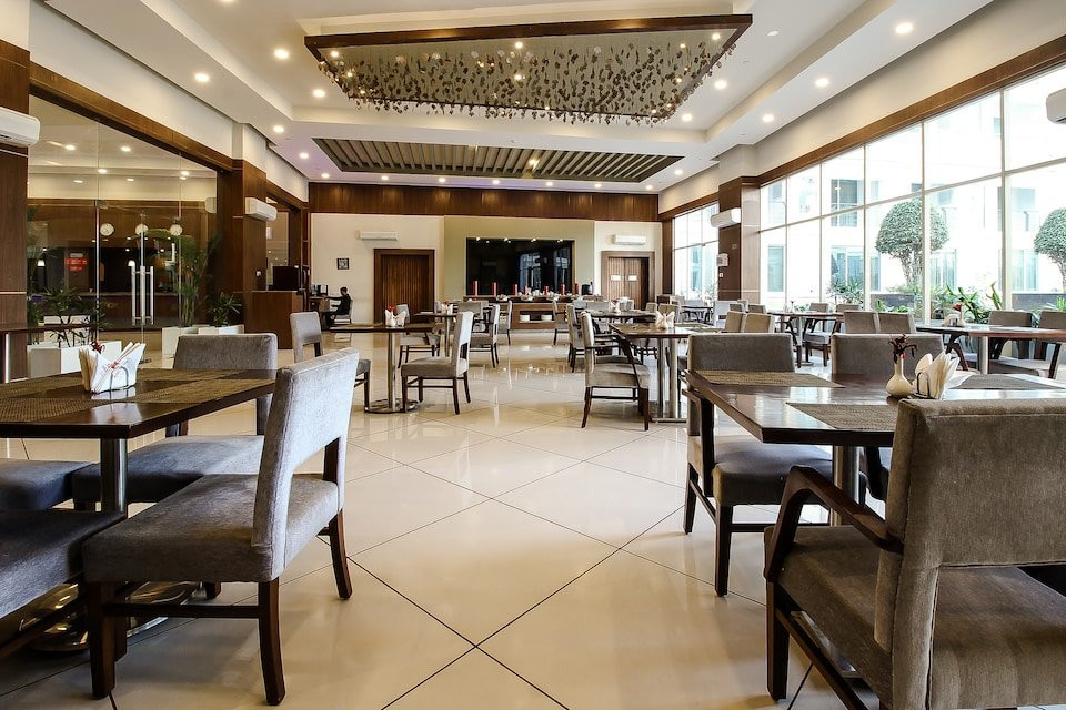 Capital O 13727 Hotel Aarogyam Suites主图