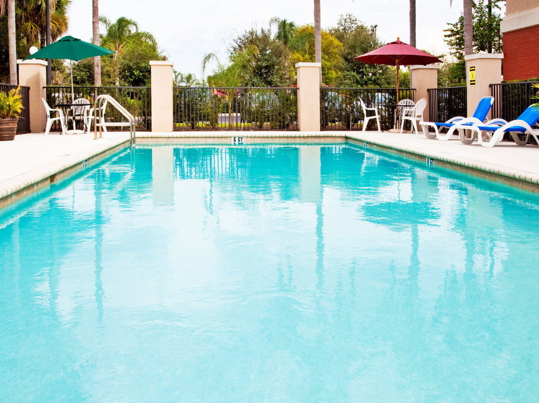 Holiday Inn Express & Suites Bartow By IHG主图