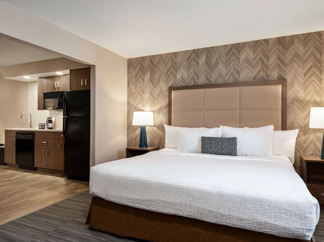 Canalta Airdrie主图