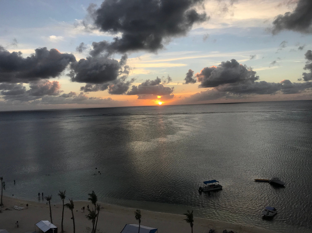 查兰卡诺亚海滩俱乐部酒店主图