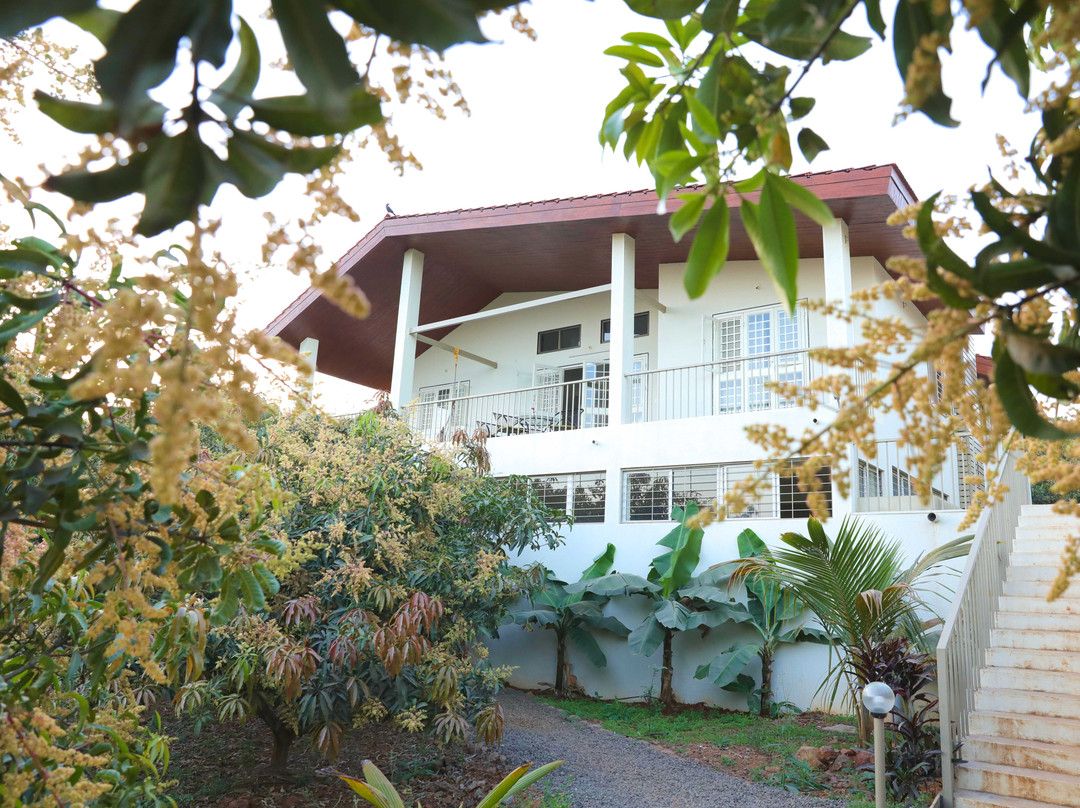 Akasa Farmhouse and Camping