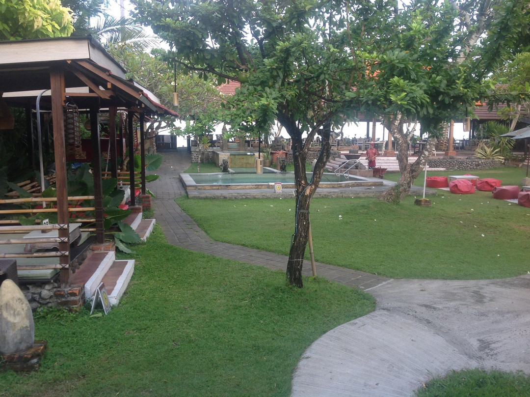 珀涅罗珀海滩风景饭店主图