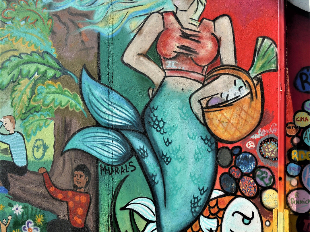 Fresque Trop de Murs-L'Ile-Saint-Denis必去景点