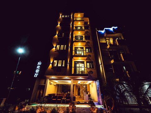 珊瑚海滩水疗大酒店主图