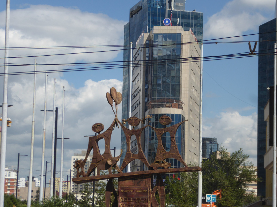 Monument to "Come Along My Little Buddy" Song-乌兰巴托必去景点