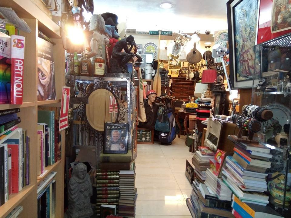 Antiquesocasião - Antiguidades Alfarrabista Discos-科英布拉区必去景点