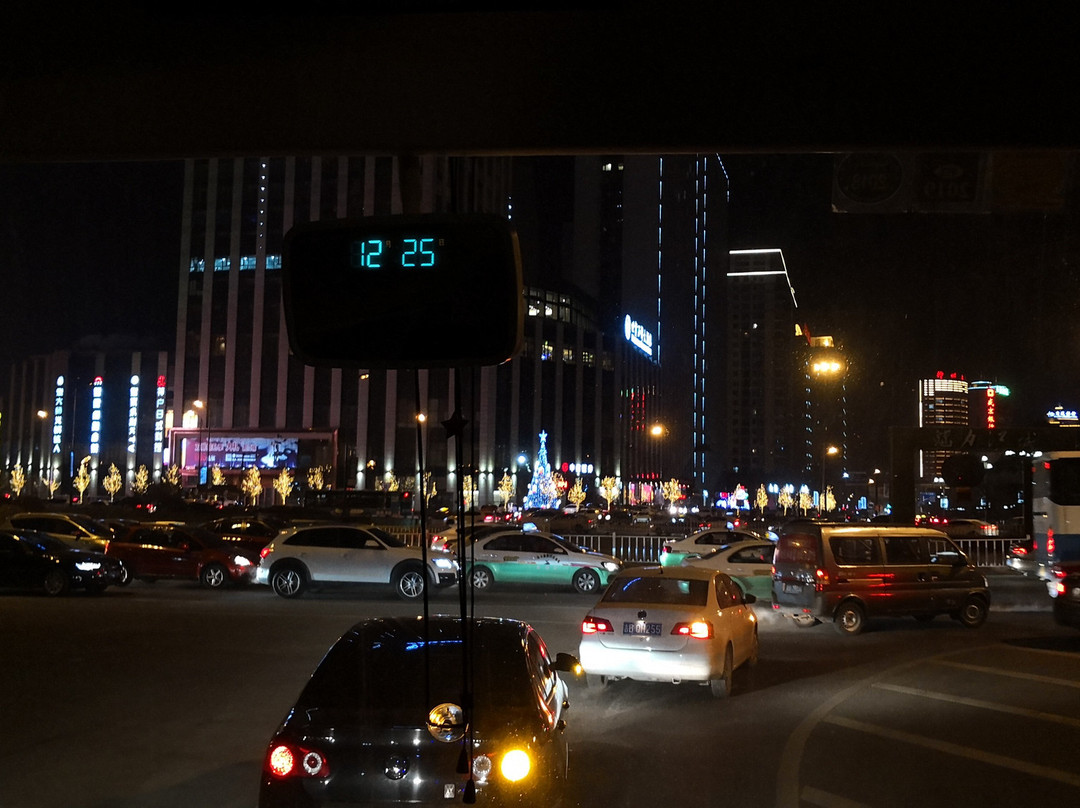 长春世纪广场景点图片