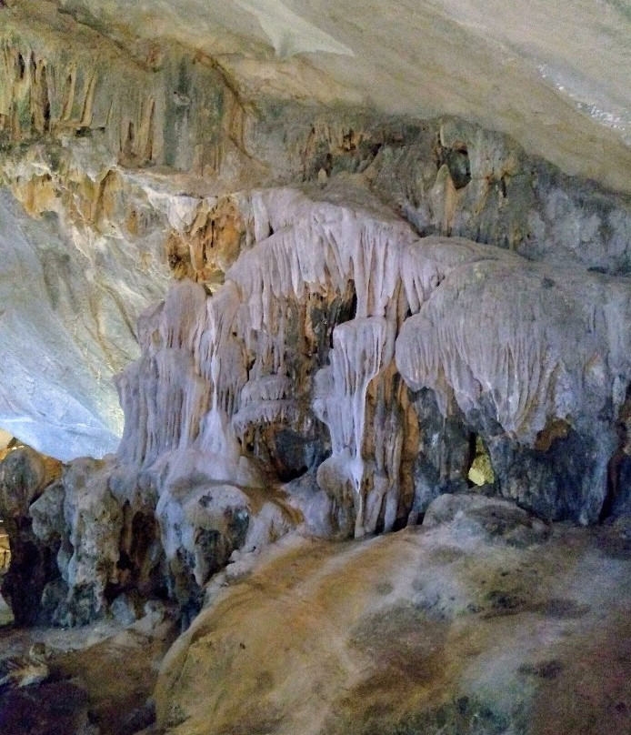Tien Ong Cave-下龙湾必去景点
