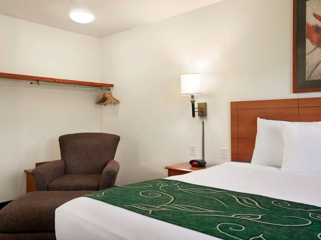 Travelodge by Wyndham Low Moor Near Covington主图