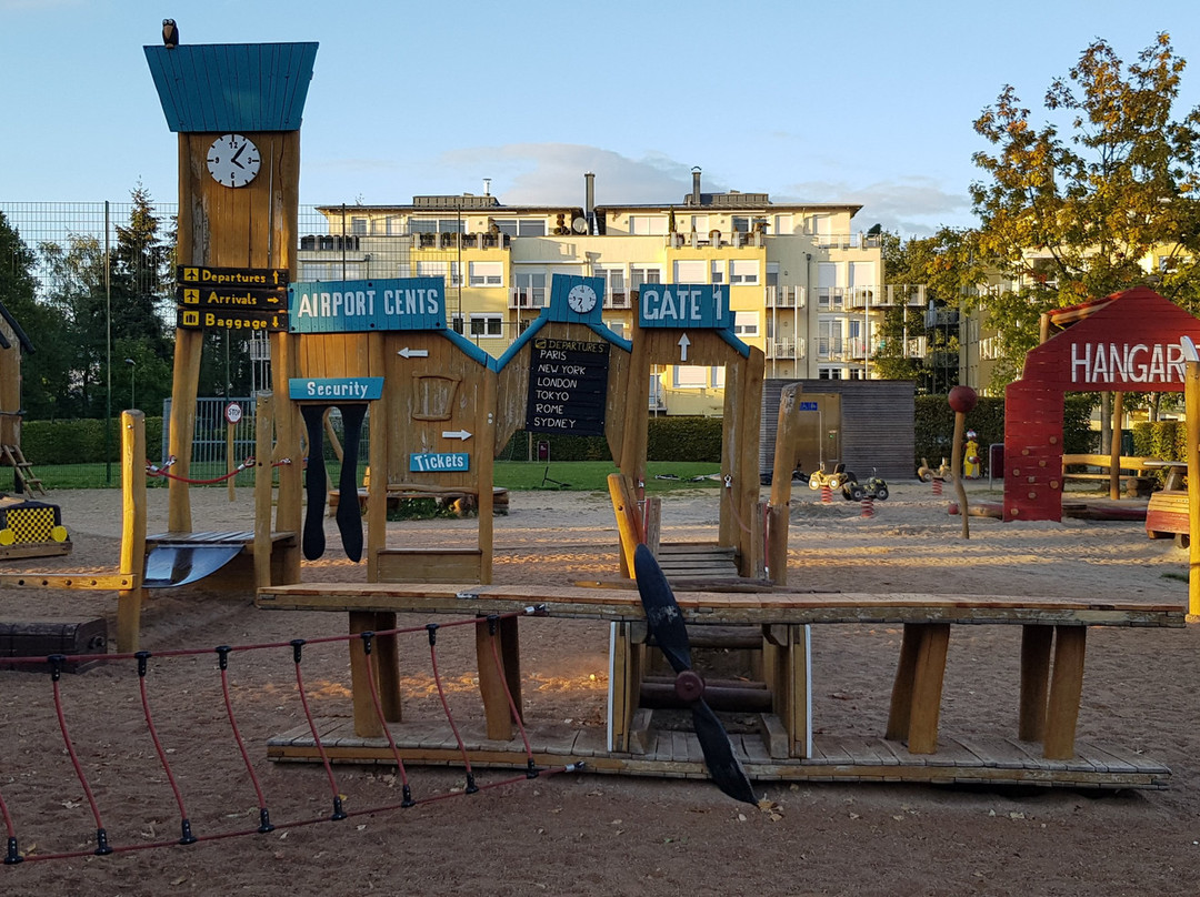 Senningerberg旅游景点-Airport Park & Playground
