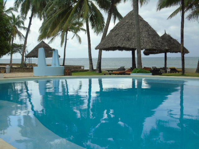 Driftwood Beach Club主图