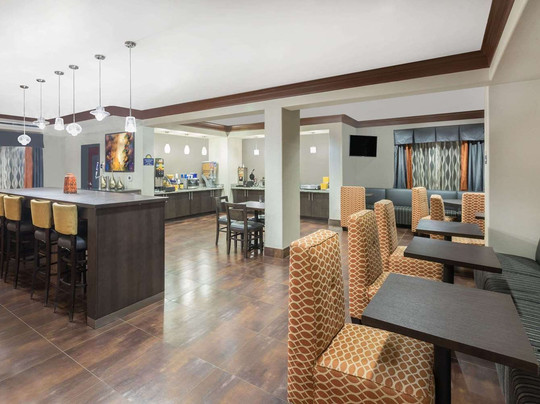 Days Inn by Wyndham Dilley主图