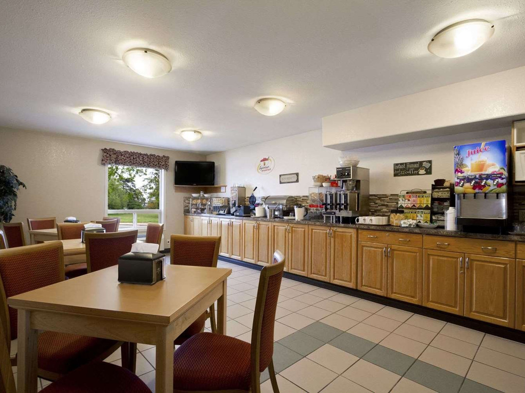 Super 8 by Wyndham Dawson Creek主图