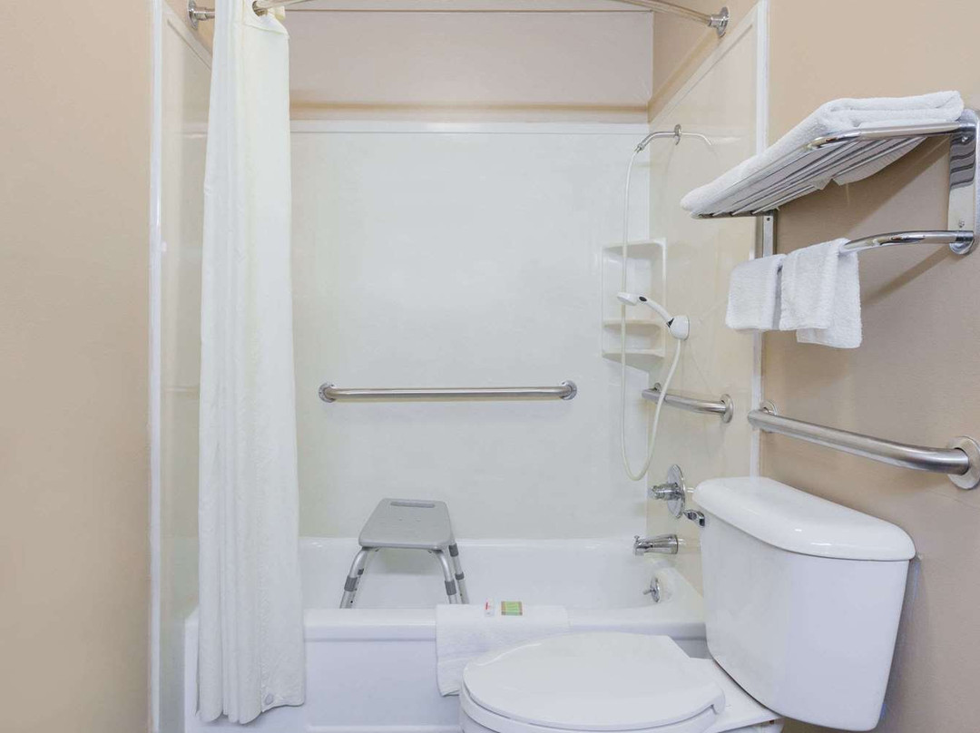 Super 8 by Wyndham Mt. Pleasant TX主图