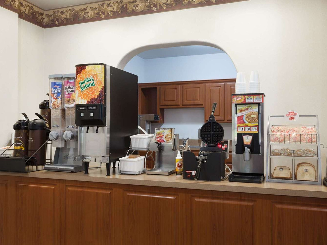 Super 8 by Wyndham Huntsville主图