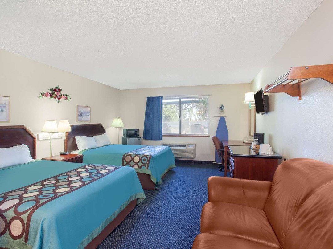 Super 8 By Wyndham Selma/fresno Area主图