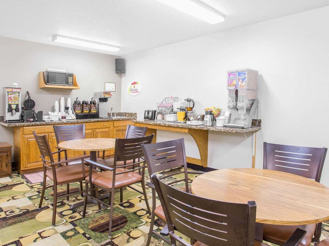 Super 8 by Wyndham Independence主图