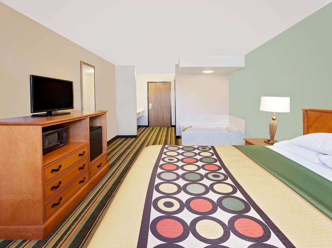 Super 8 by Wyndham Mt. Pleasant主图