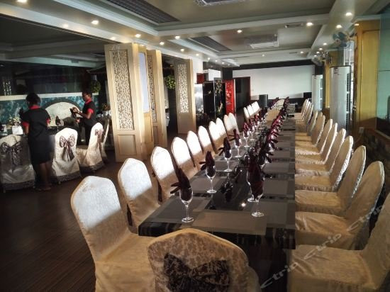 Crystal Palace Hotel主图