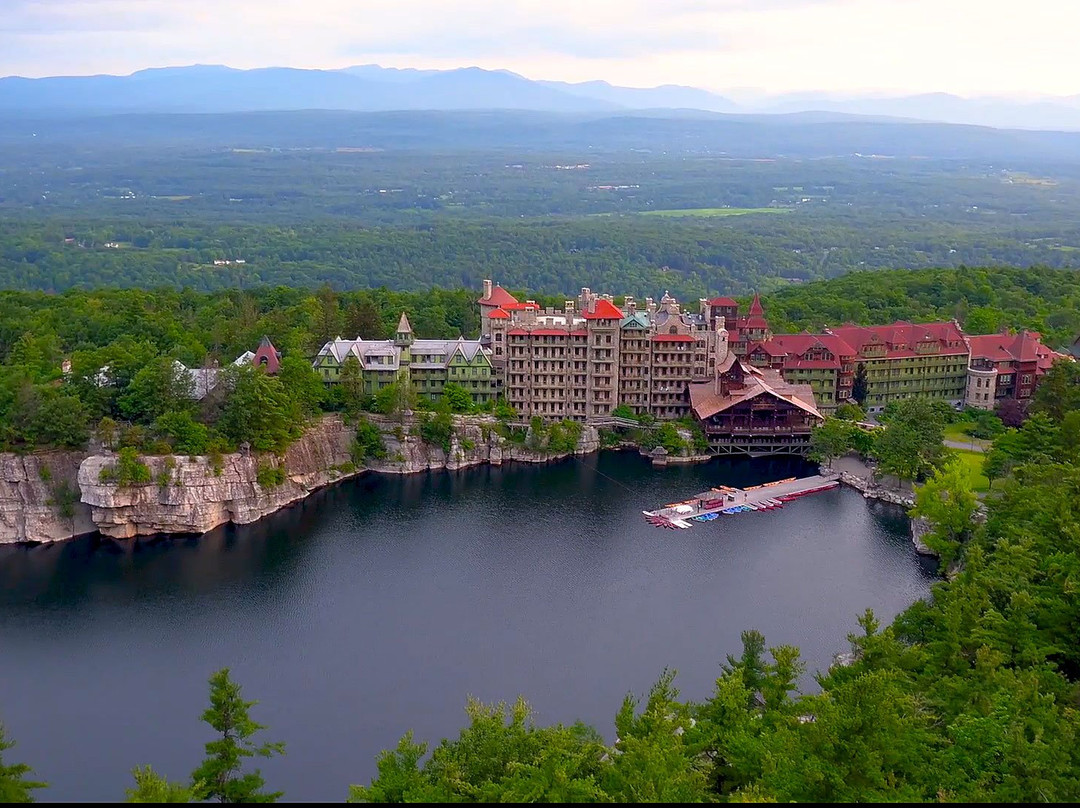 莫康克山豪斯酒店主图