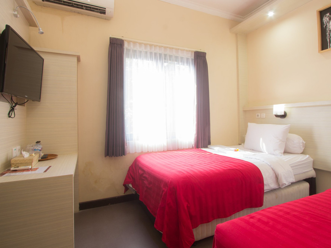 Maxi Hotel Kedonganan主图