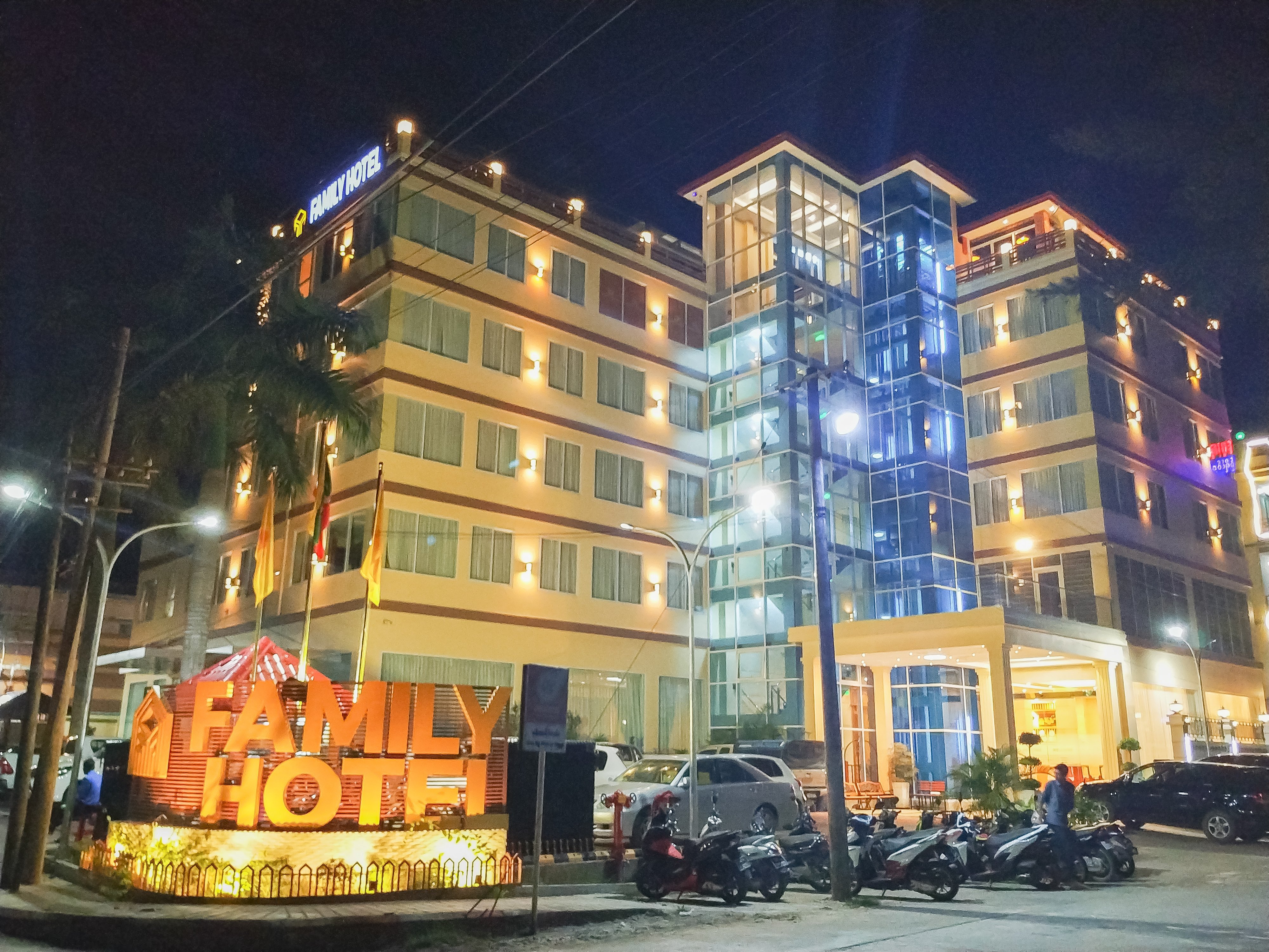 Family Hotel-官方