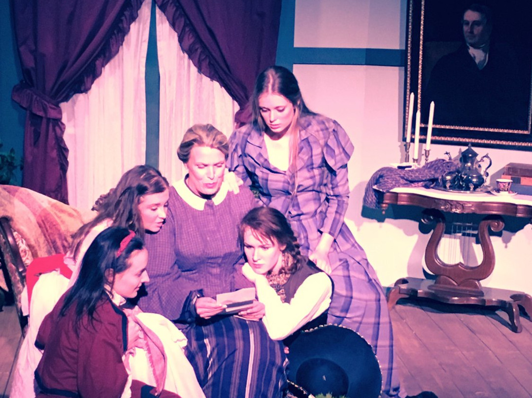 The Snug Theatre-Marine City必去景点