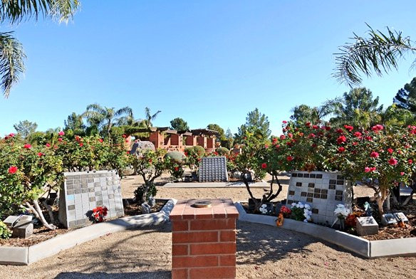 West Resthaven Funeral Home and Park Cemetery-格兰岱尔必去景点