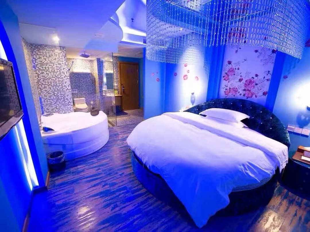 綦瑞假日酒店主图