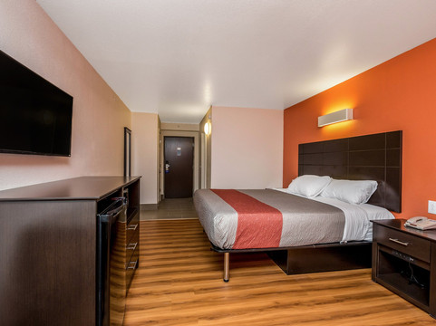 伊利诺伊伊皮奥里亚 6 号汽车旅馆